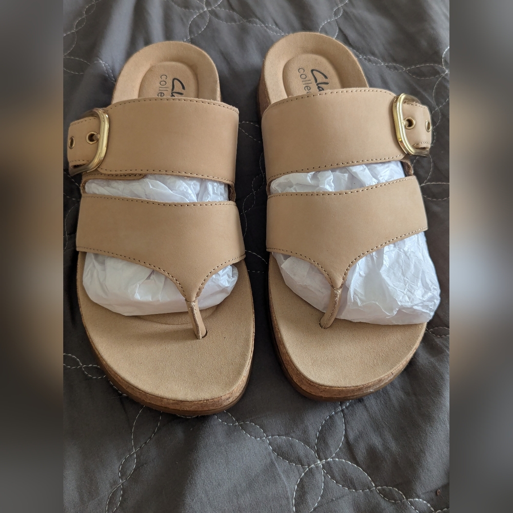 Clarks Women's Tan Sandals - Picture 2 of 10